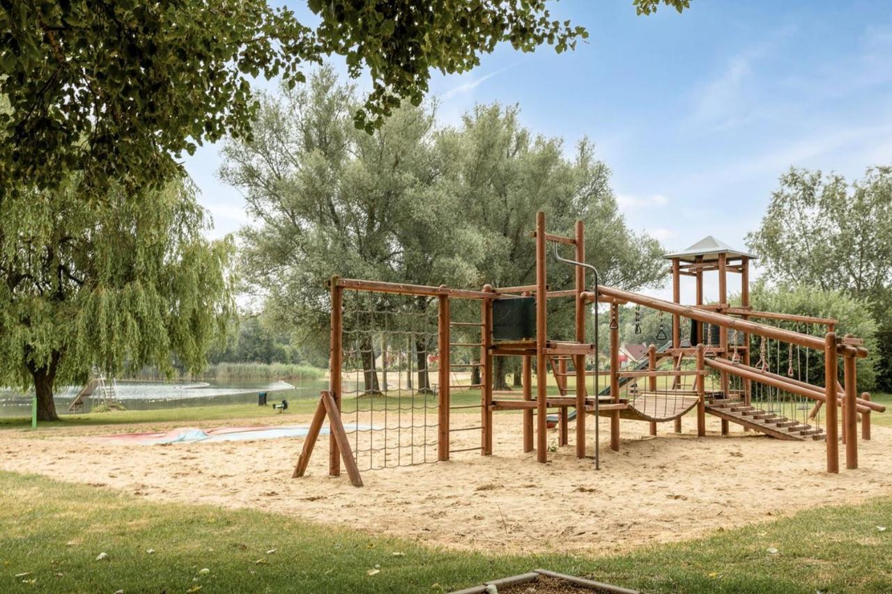 Gezellige Vakantiewoning Aan Het Water In Ewijk - Recreational Only No Workers 外观 照片