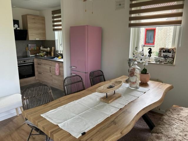 Gezellige Vakantiewoning Aan Het Water In Ewijk - Recreational Only No Workers 外观 照片