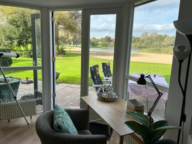 Gezellige Vakantiewoning Aan Het Water In Ewijk - Recreational Only No Workers 外观 照片