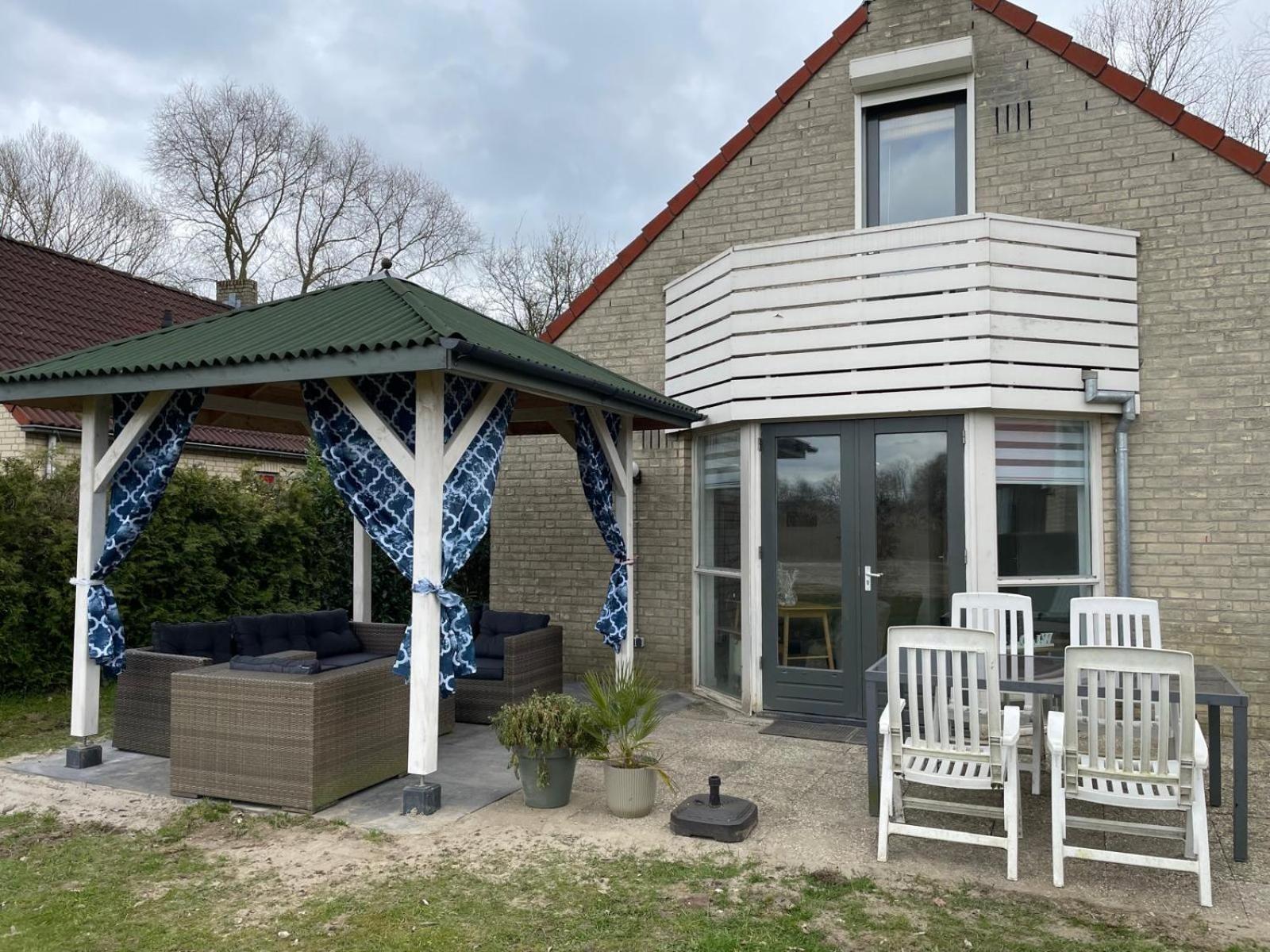 Gezellige Vakantiewoning Aan Het Water In Ewijk - Recreational Only No Workers 外观 照片